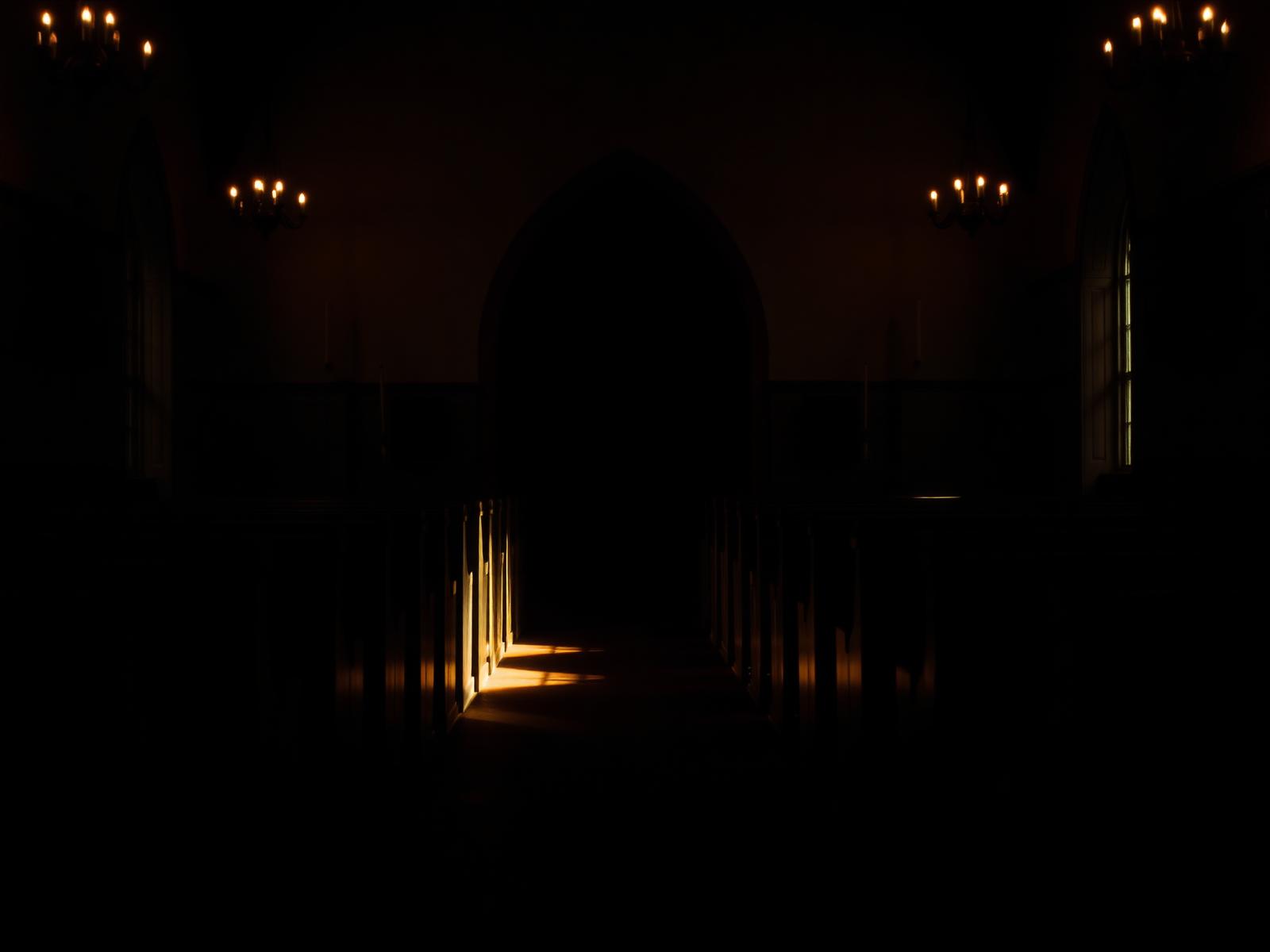 Interno di una piccola cappella